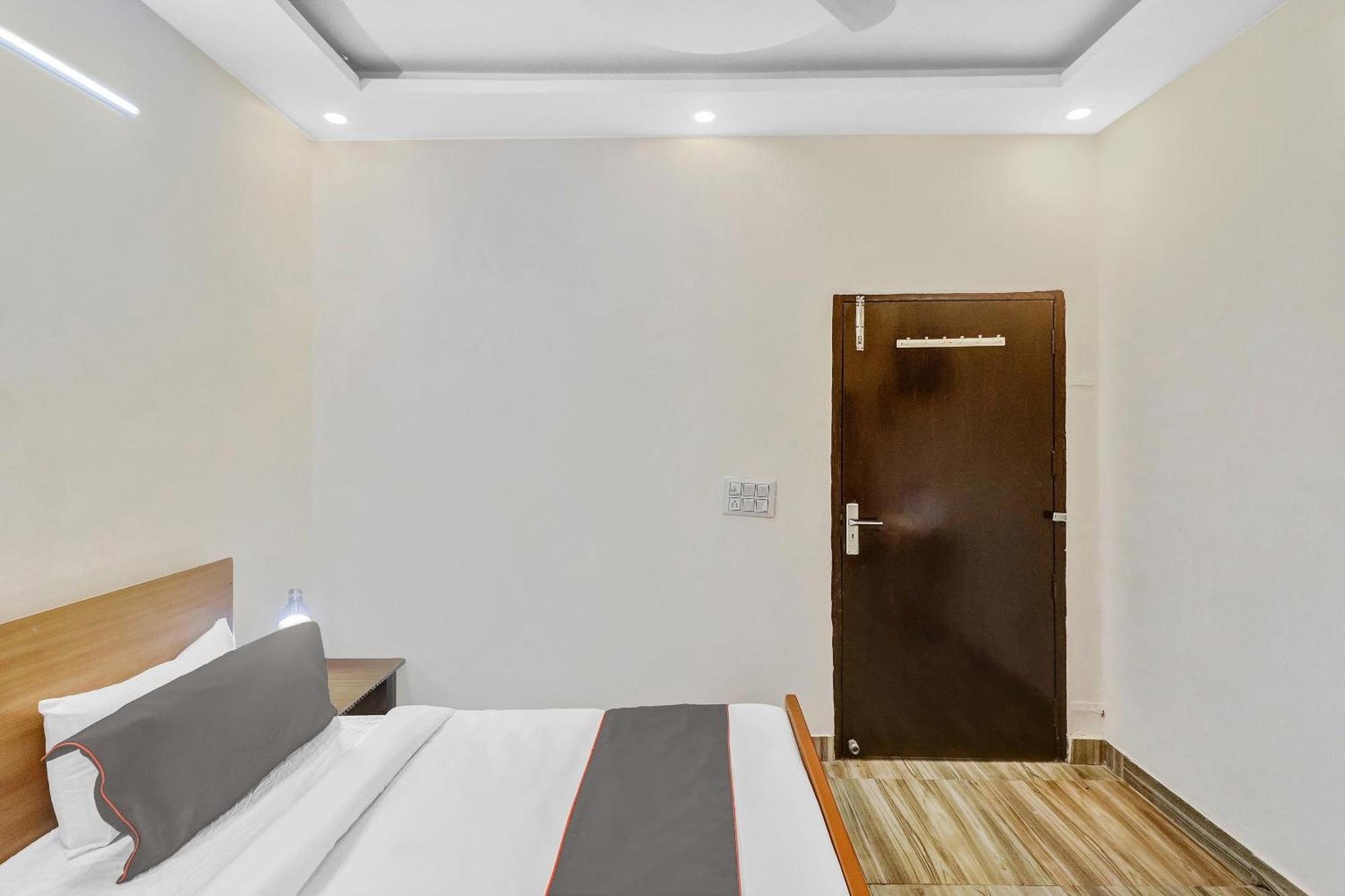 Super Capital O Moody Inn Делі Екстер'єр фото