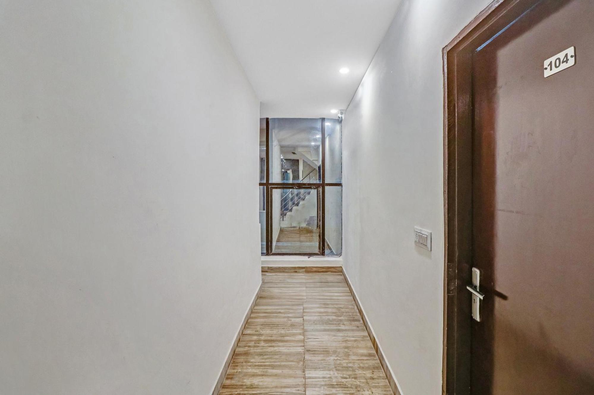 Super Capital O Moody Inn Делі Екстер'єр фото