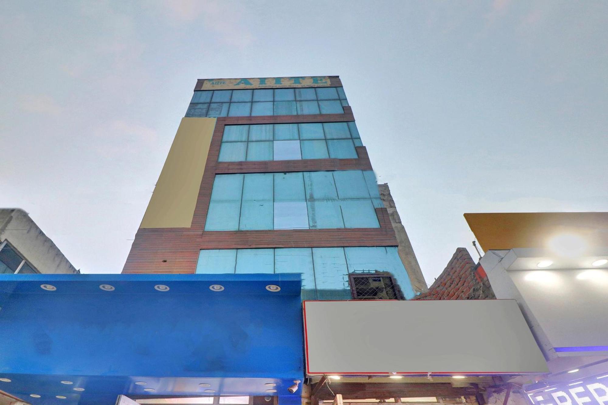 Super Capital O Moody Inn Делі Екстер'єр фото