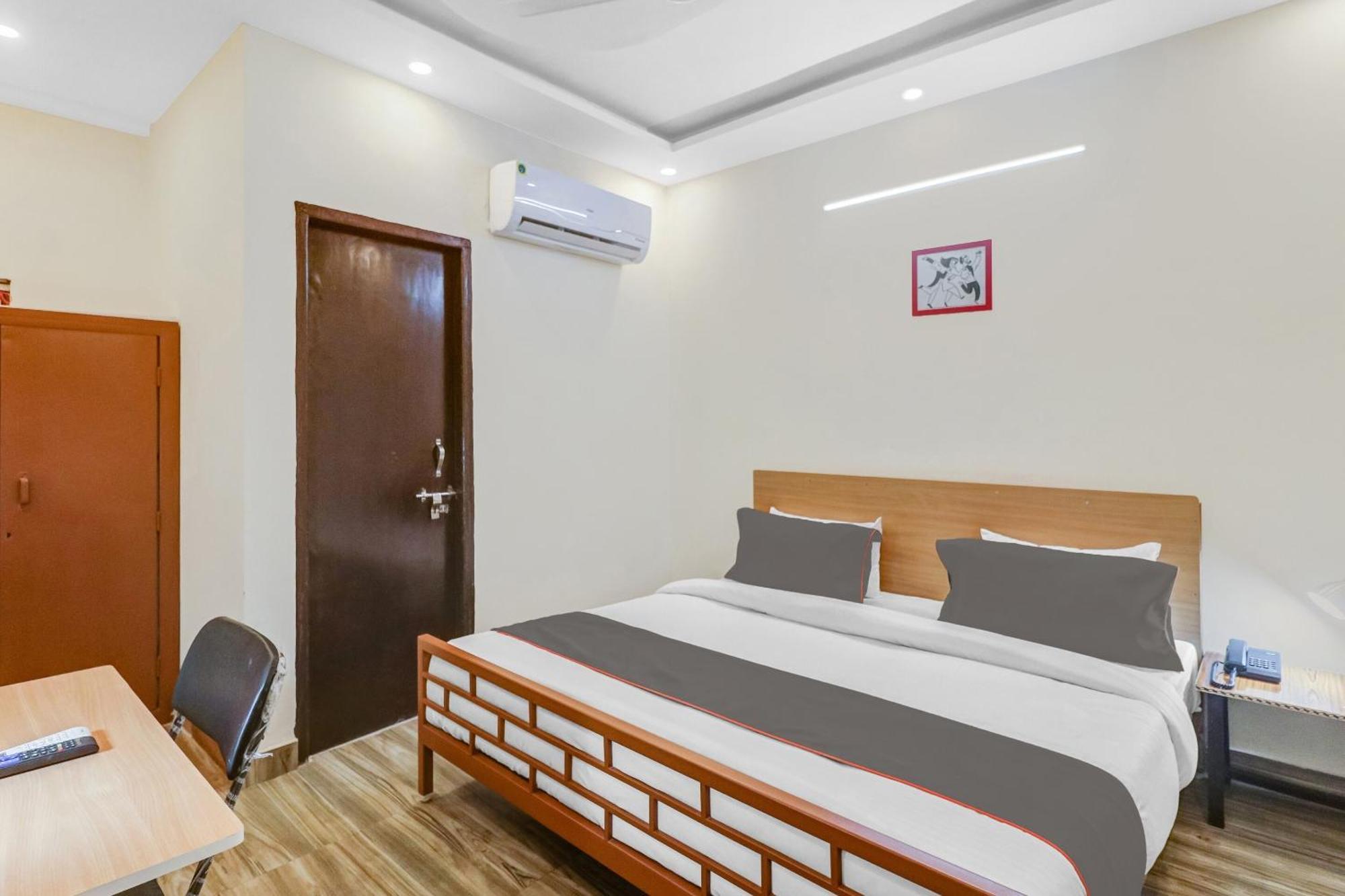 Super Capital O Moody Inn Делі Екстер'єр фото